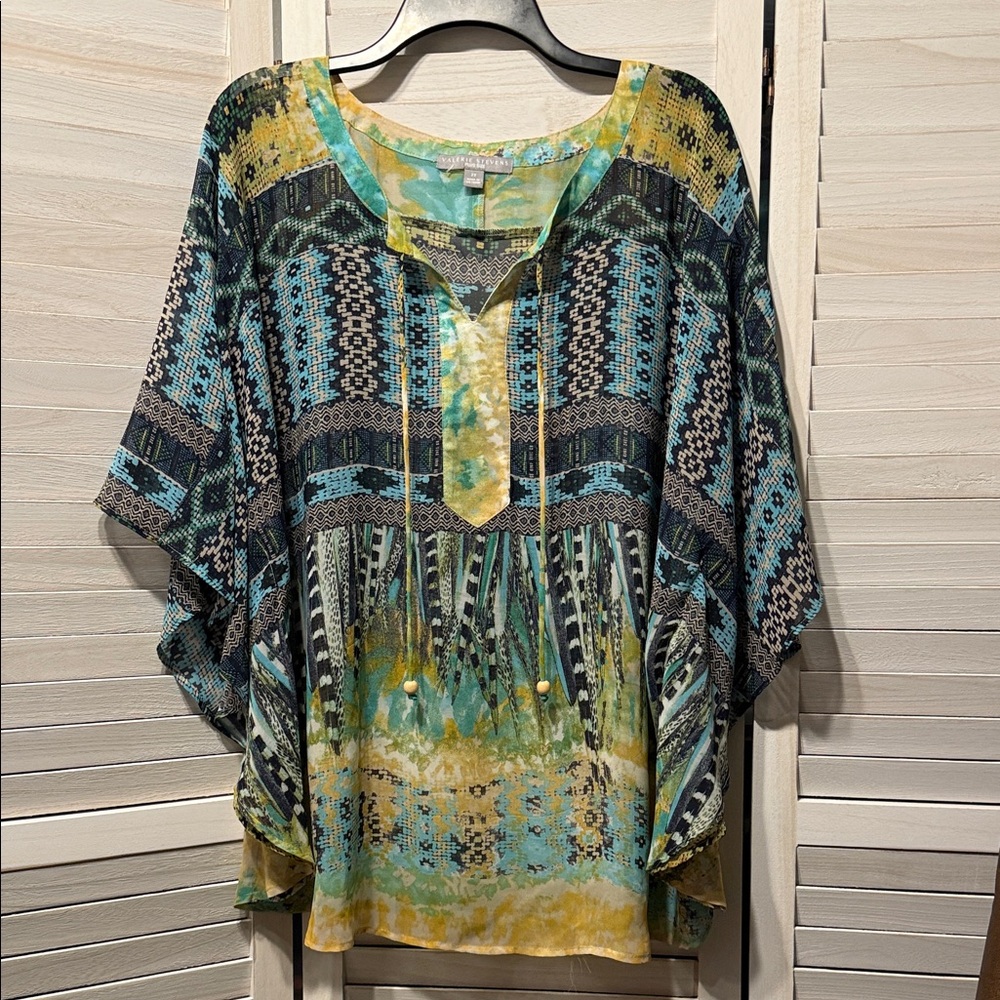 Southwest and Feather Patterned Poncho Batwing Top Size 2X